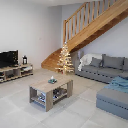 Charmant Gite Familial A Gilley, Proche Fayl-Billot Et Cite Fortifiee De Langres - Fr-1-611-71 Holiday home